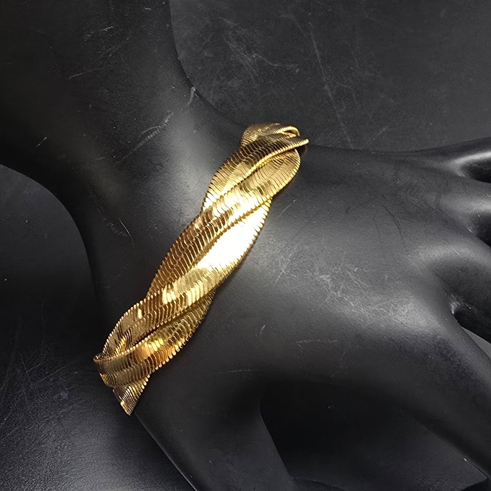 Avon Twisted Gold Tone Herringbone Bracelet Chain Vintage Jewelry